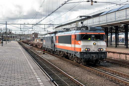 1049098 (a): :2048x1365
